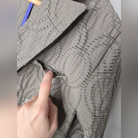 SIMPLY VERA Textured O Eyelet Women's Jacket Long Sleeve Button 2 Pockets Beige - Picture 5 of 7